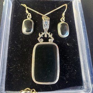 Necklace (reversible) and Pendent Set